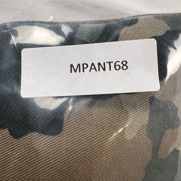 Levi’s White Tab 100% Cotton Camouflage Chino Pants Size 34x29 - Picture 13 of 13